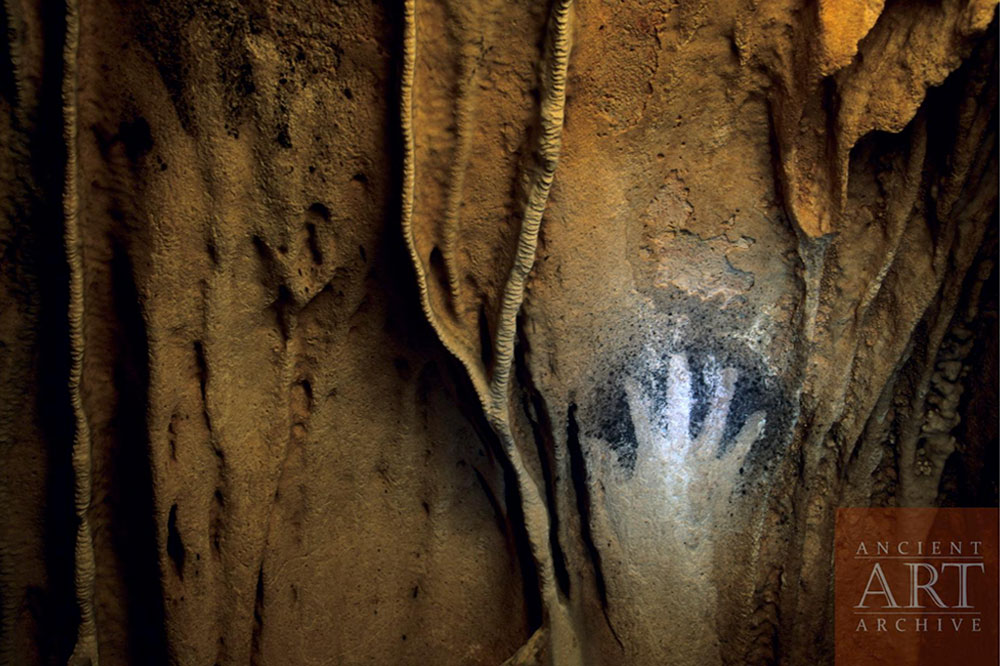 Actun Uayazba Kab (Handprint Cave), Belize