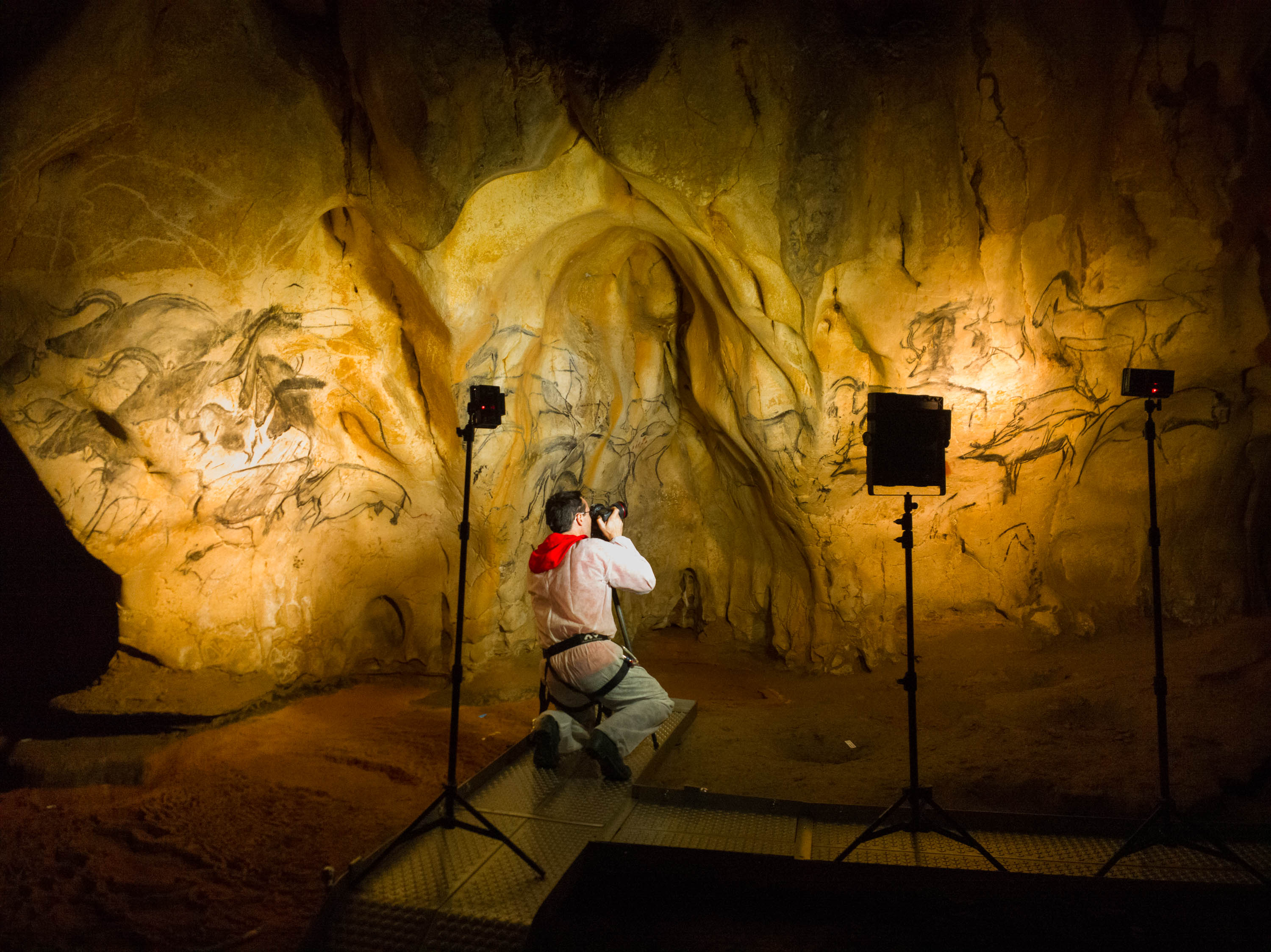 Stephen Alvarez shoots paleolithic cave art